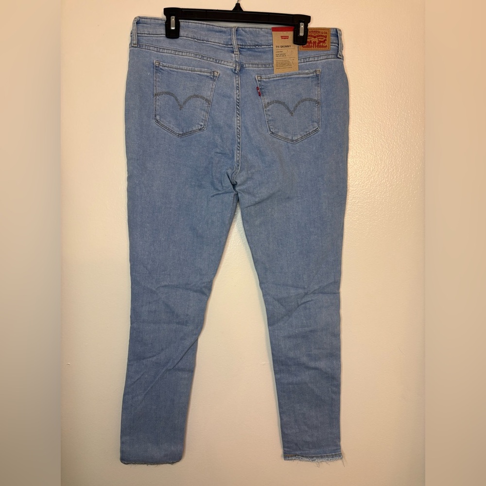 Levi’s 711 Skinny Jeans - Picture 2 of 5